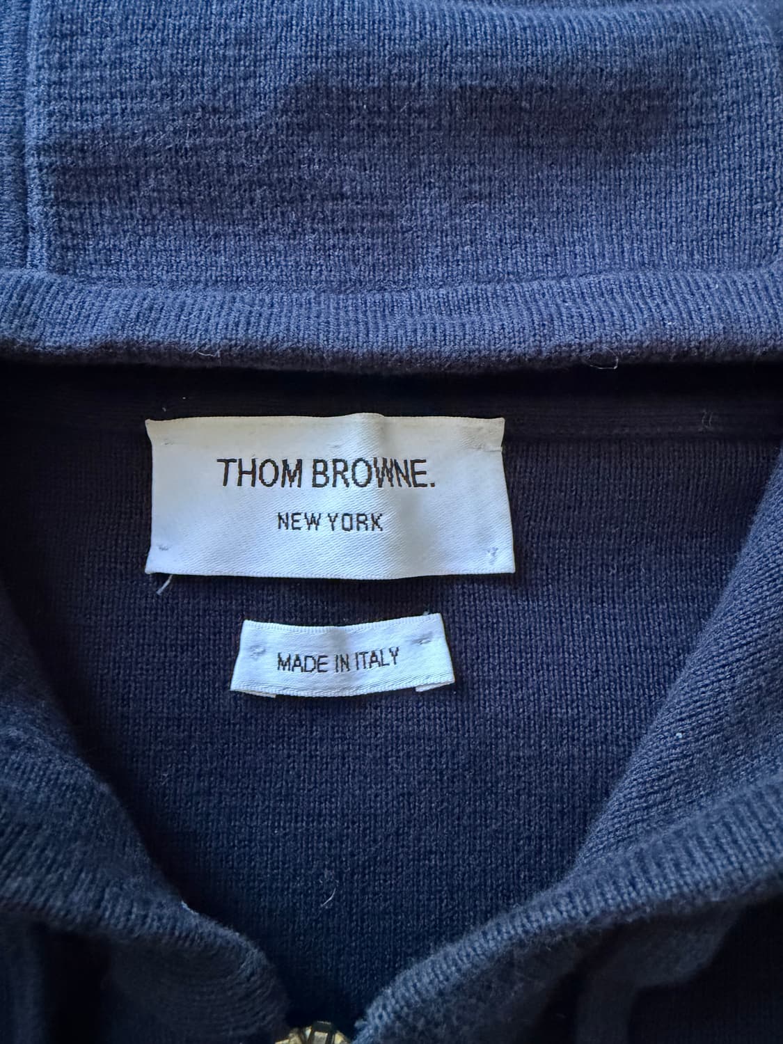 백화점판 톰브라운 밀라노스티치 금장 암밴드 후드집업 4사이즈 상품이미지3