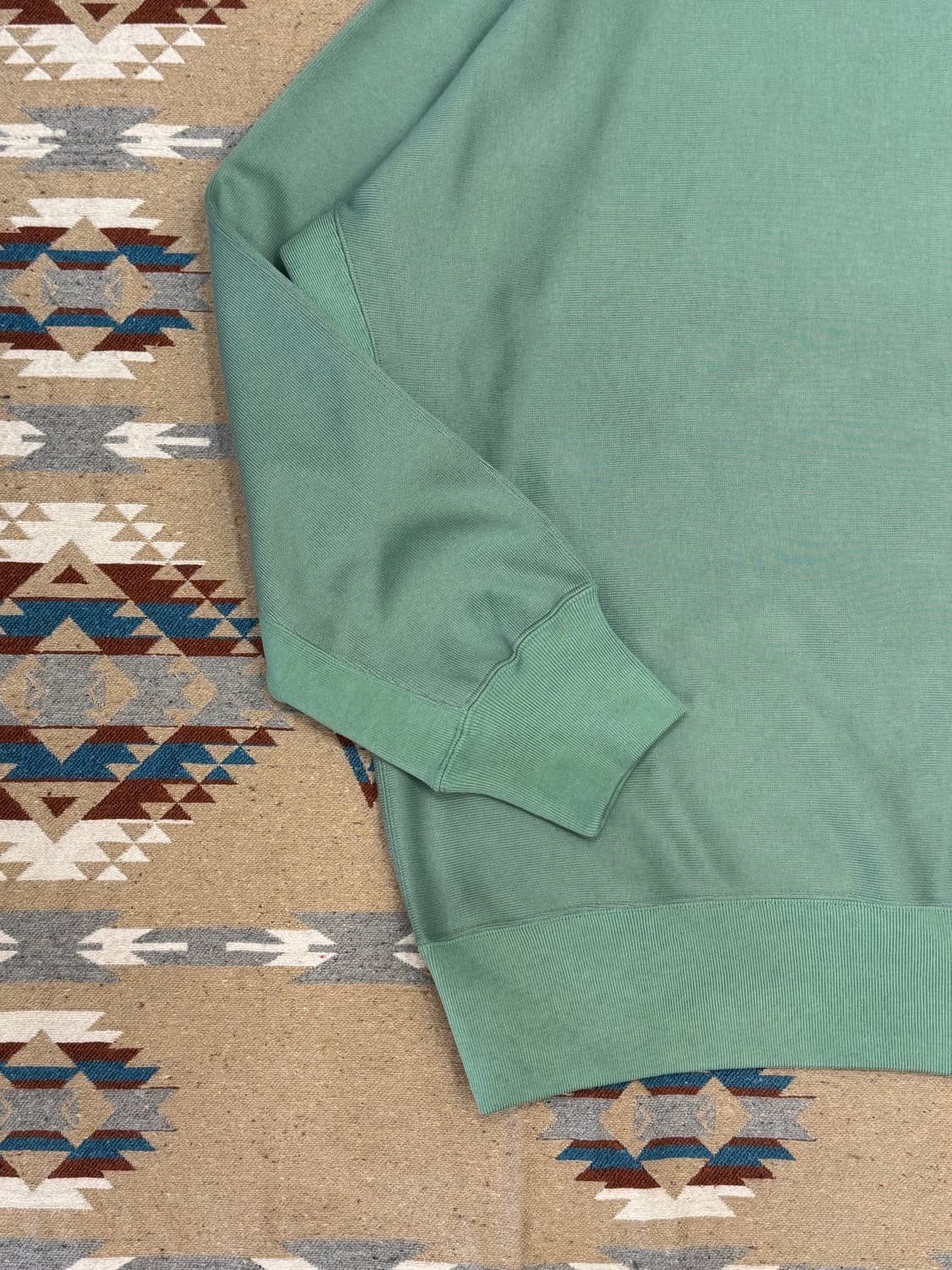 [L][105] 나나미카 크루넥 스웻 셔츠 코랄 그린  상품이미지4