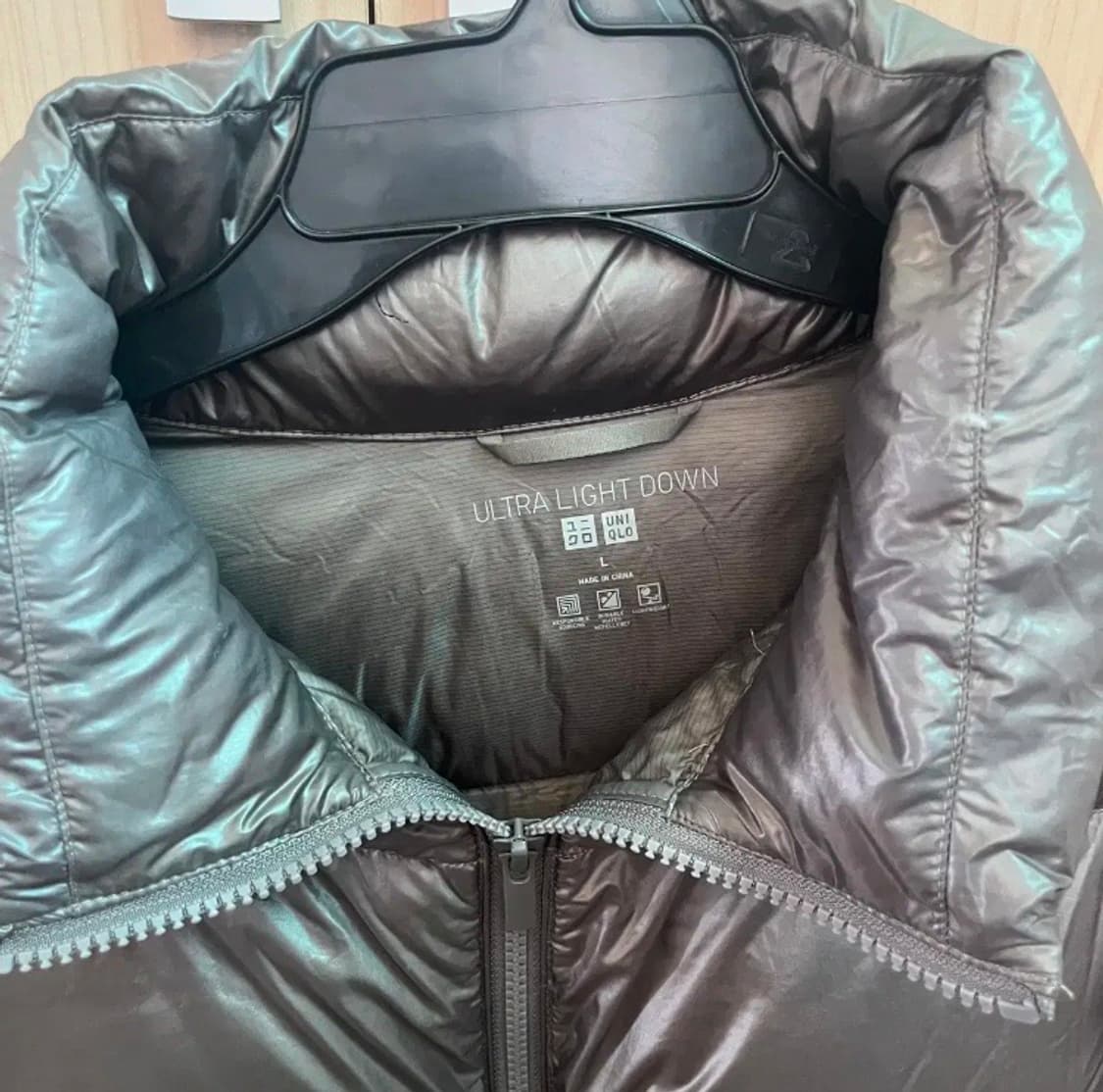 유니클로 샤이니 푸퍼 패딩 상품이미지3