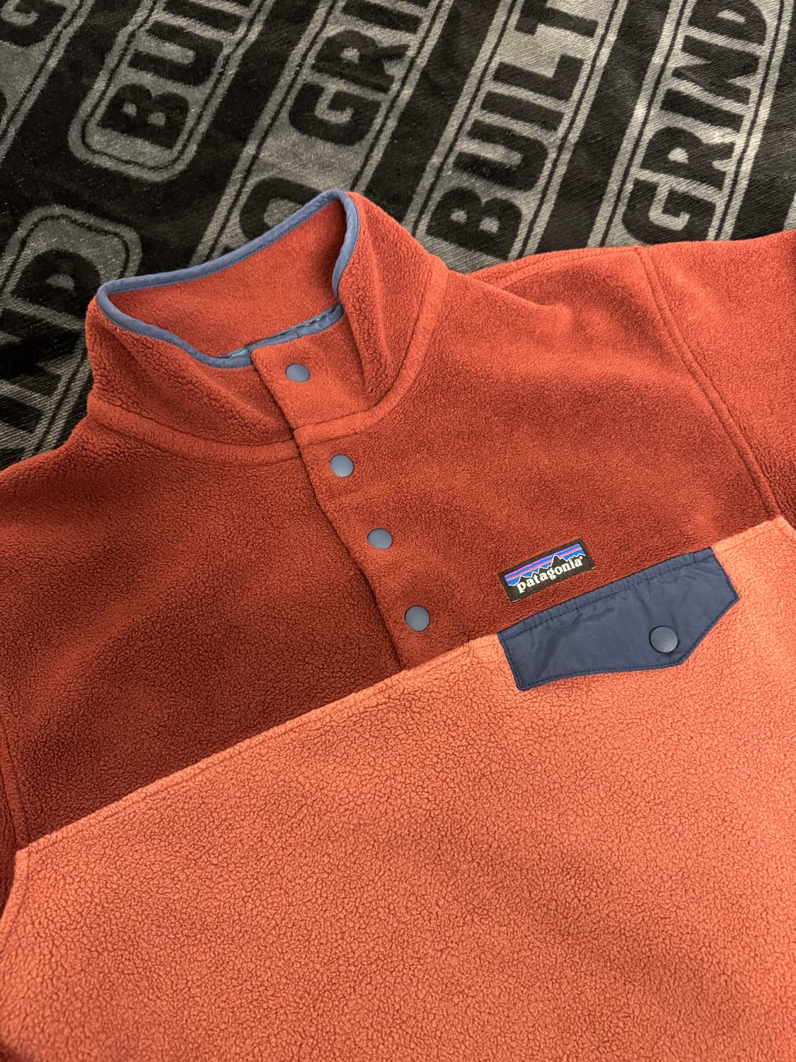 파타고니아 신칠라 스냅 티 풀 오버 살몬 앤 버건디 상품이미지3