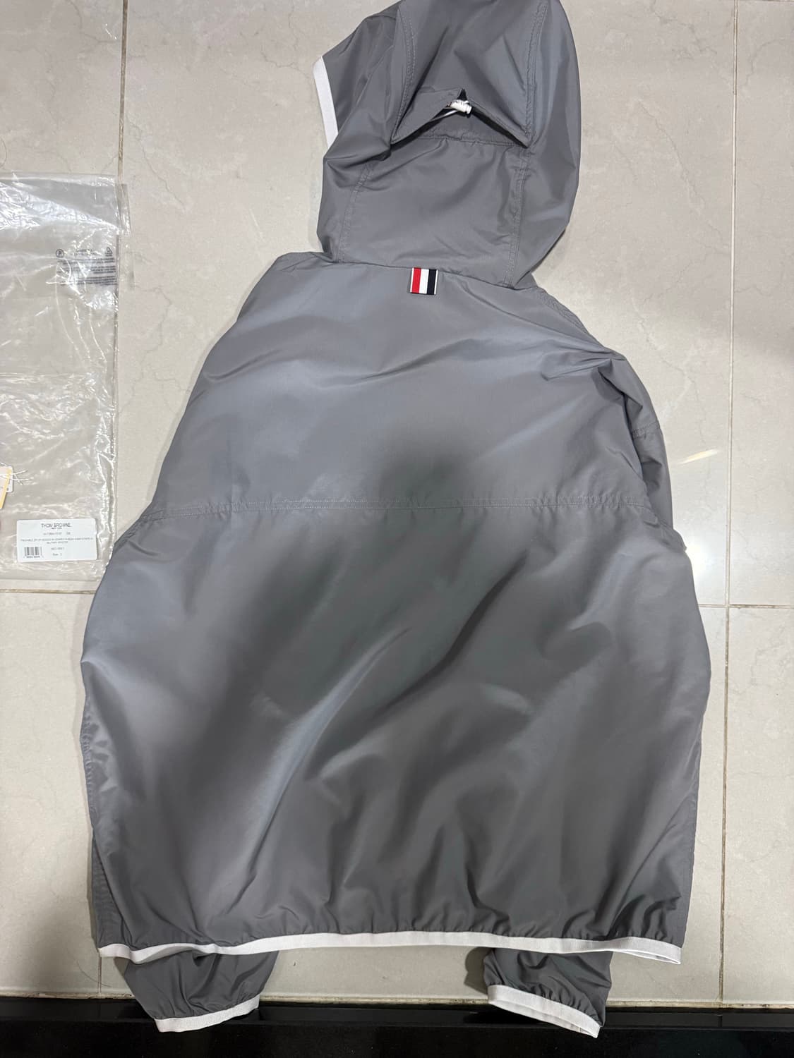 [당일출고,2사이즈] 새상품급 톰브라운 립스탑 바람막이 상품이미지3