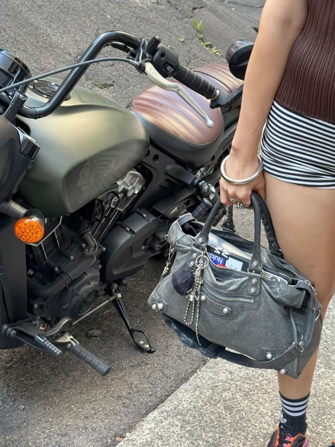 발렌시아가 클래식 모터백 에메랄드그레이 상품이미지6