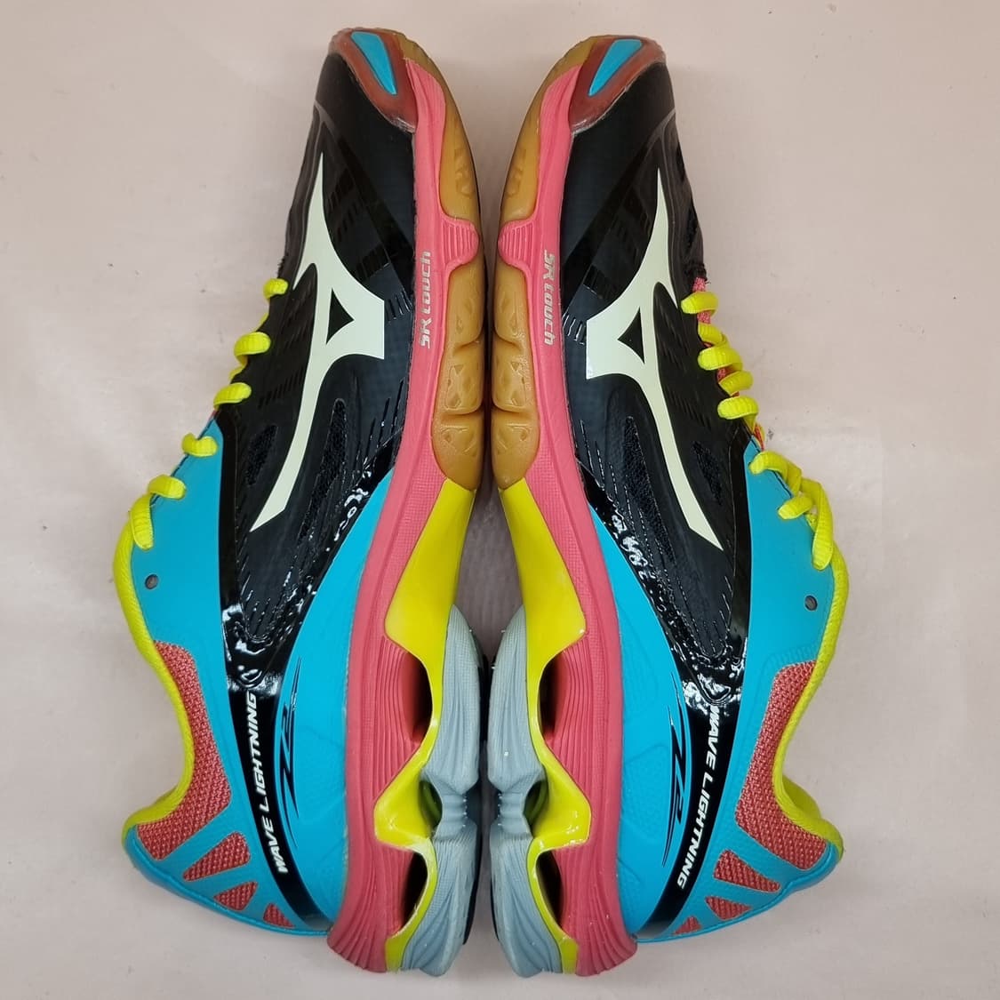 미즈노 웨이브 라이트닝 배구화245 상품이미지5