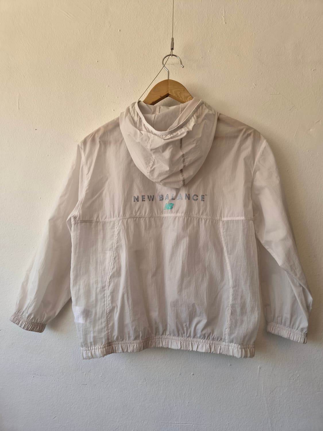뉴발란스 키즈 초경량바람막이 150사이즈 상품이미지3