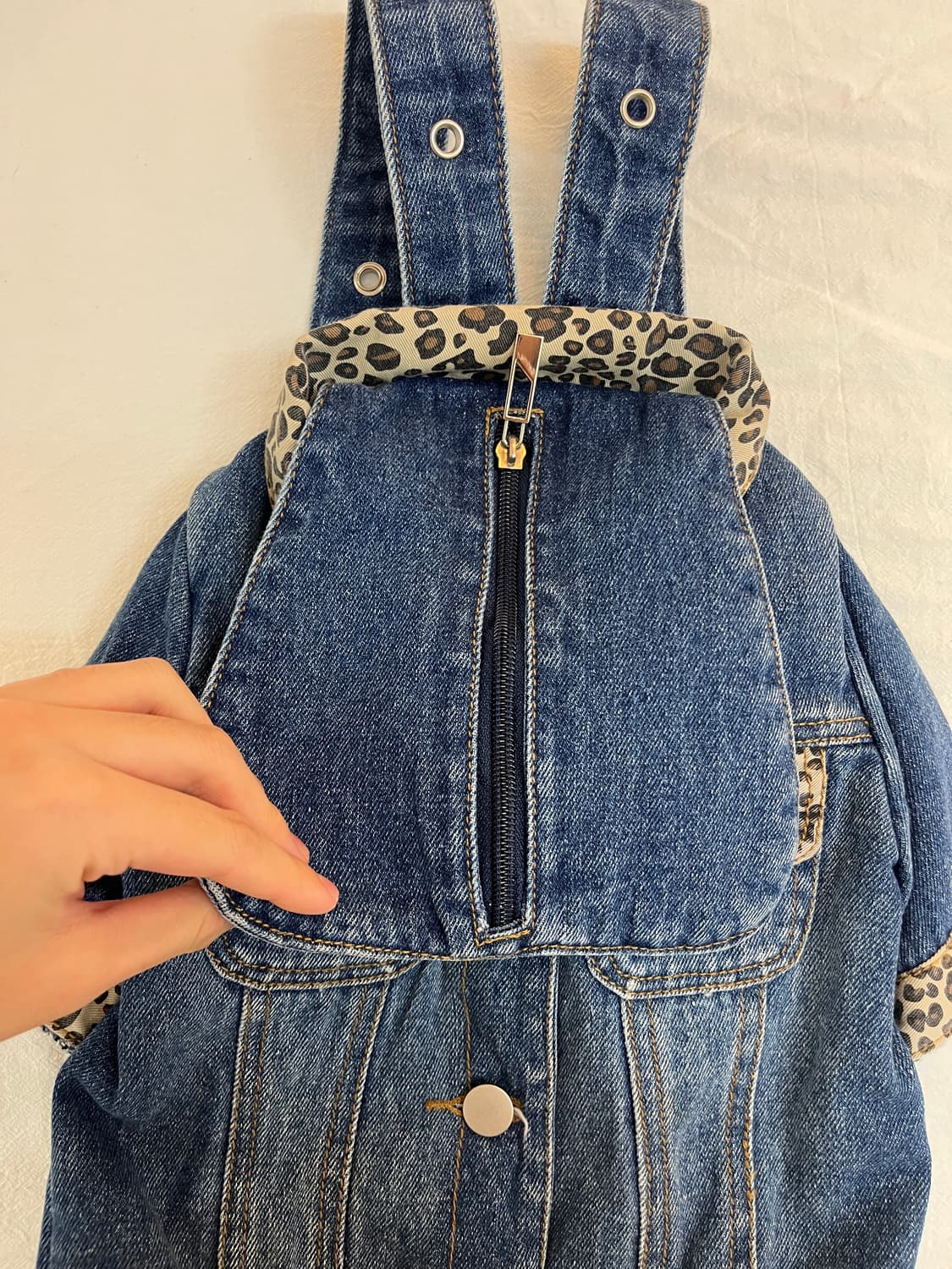 호피 데님 셔츠 모양 백팩 🎒 상품이미지3