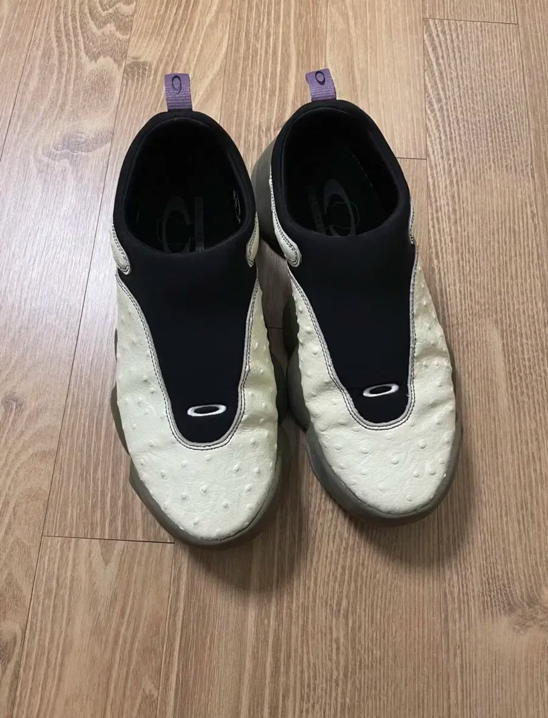 오클리 Ostrich Flesh Ivory(275 size) 상품이미지2