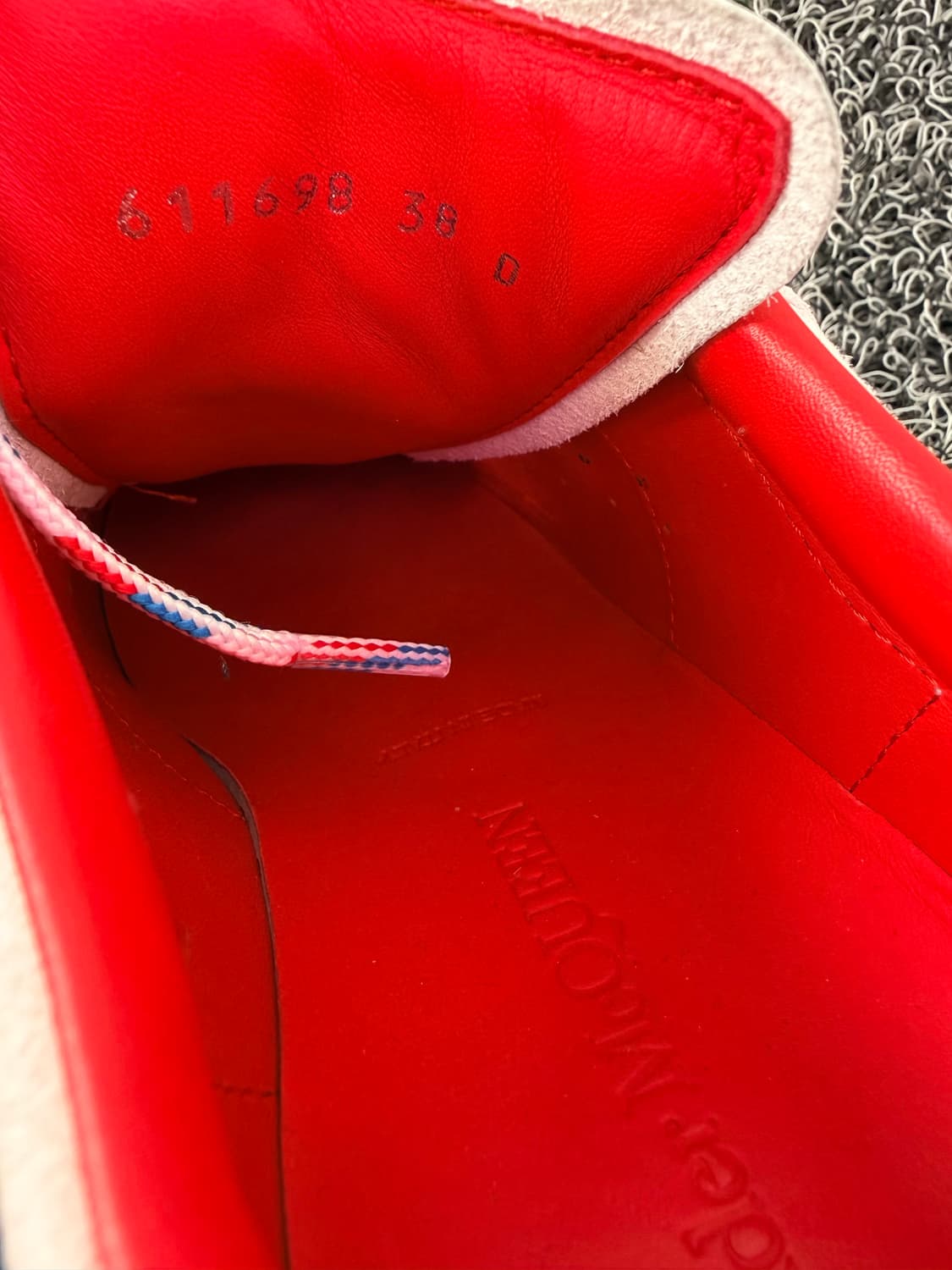 알렉산더 맥퀸 투명 에어솔 스니커즈 (화이트/블루) 상품이미지7