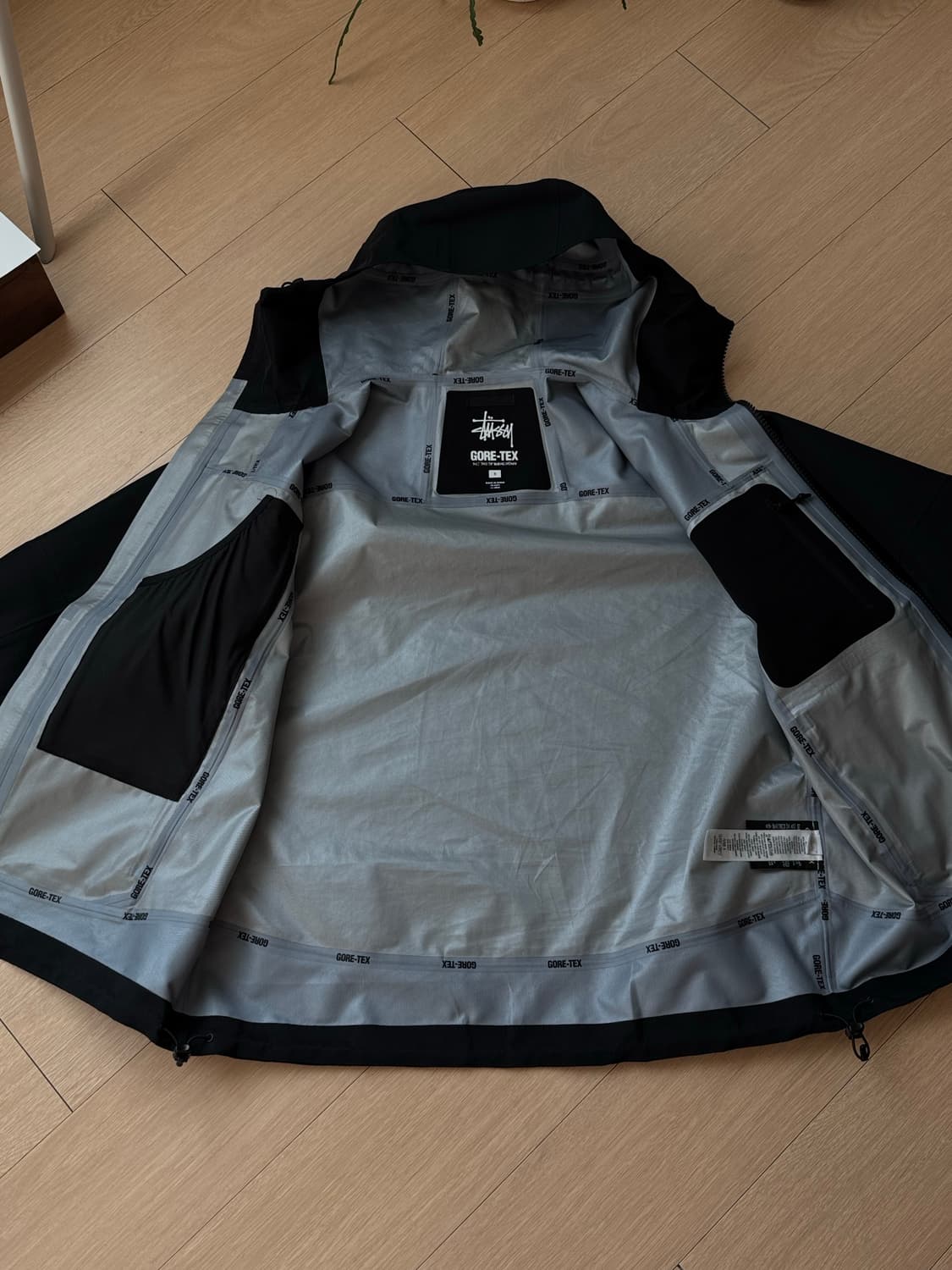[S] 스투시 고어텍스 가이드 쉘 자켓 블랙 상품이미지9