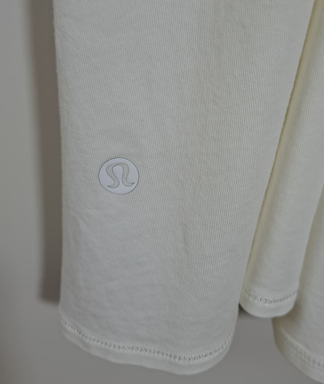 Lululemon ivory Tie Back Tank, M 상품이미지3