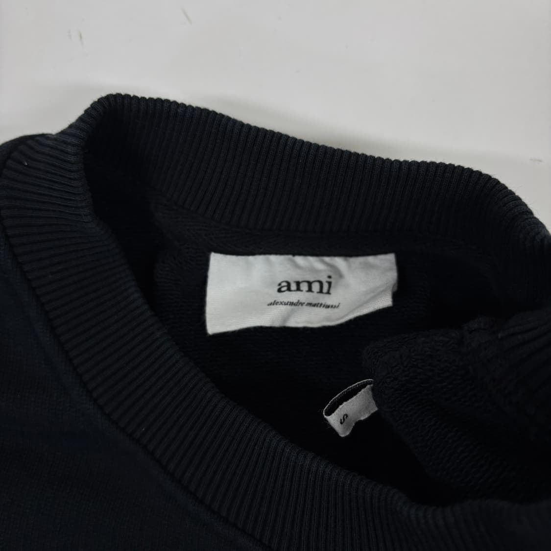 AMI 아미 스몰 하트 맨투맨 상품이미지7