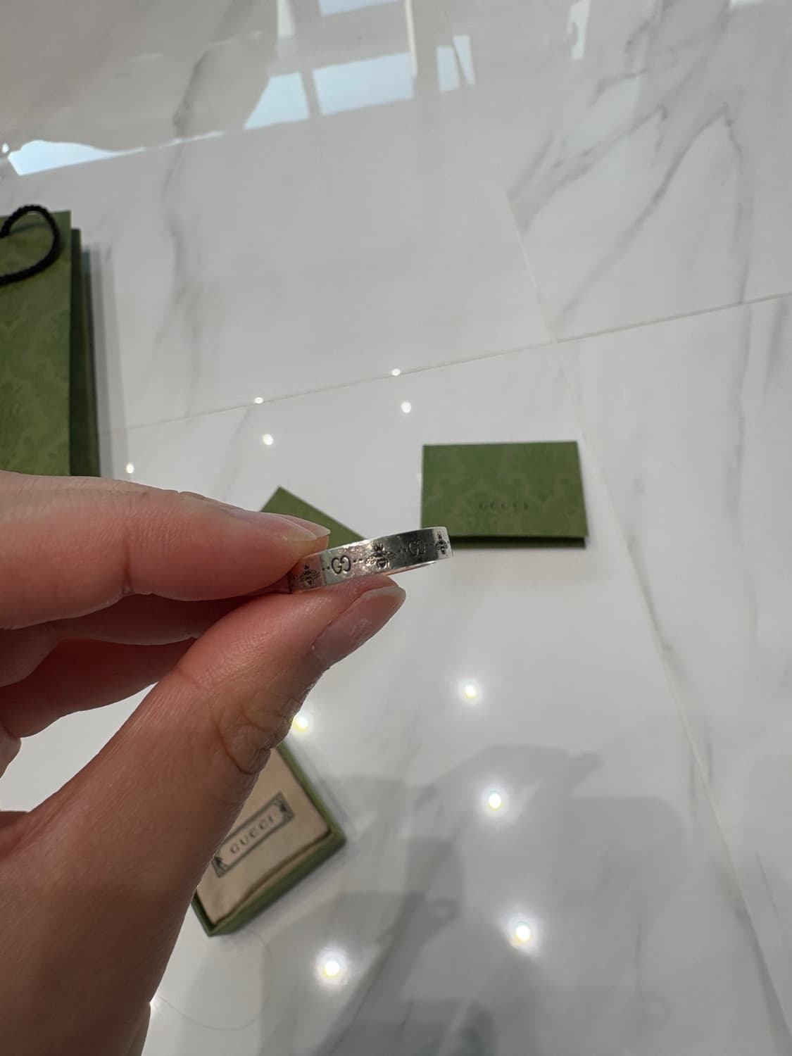 구찌 반지 벌 GG 인그레이빙 4mm 실버 11호 상품이미지2