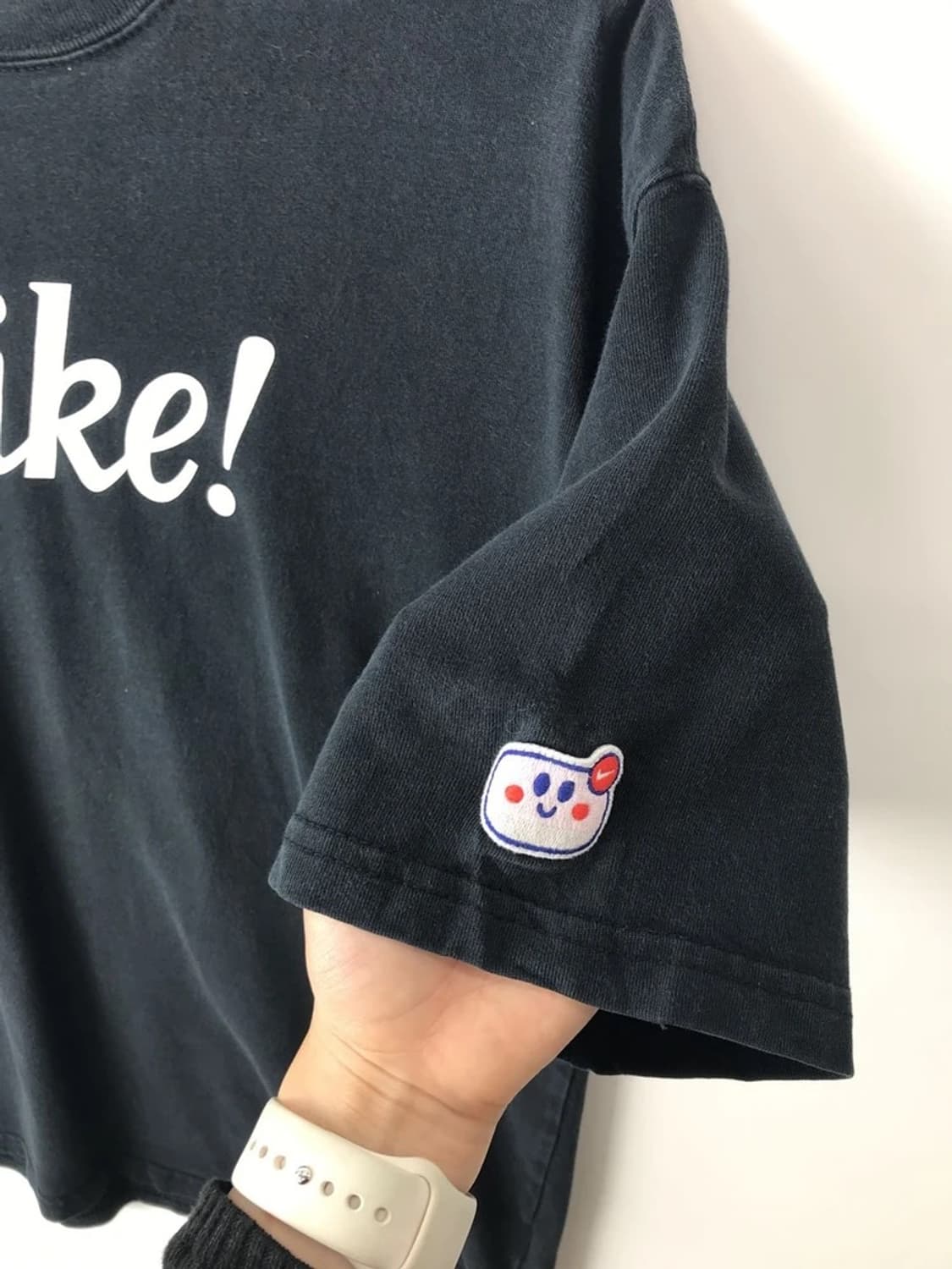 Nike Black Logo Patch Tee 상품이미지6