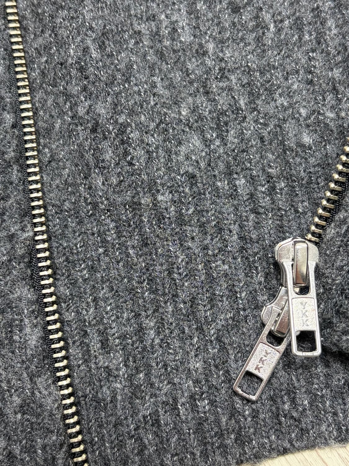 비슬로우 하이넥 집업 니트 자켓 차콜 S 상품이미지3