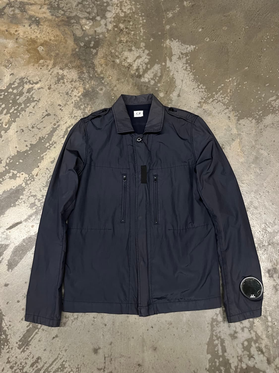 백화점판 CP컴퍼니 시계창 대왕 와펜 자켓 블랙 상품이미지1