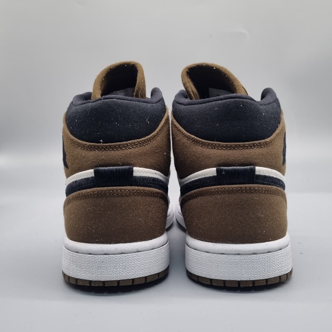 나이키 에어조던1 미드se  240 상품이미지3