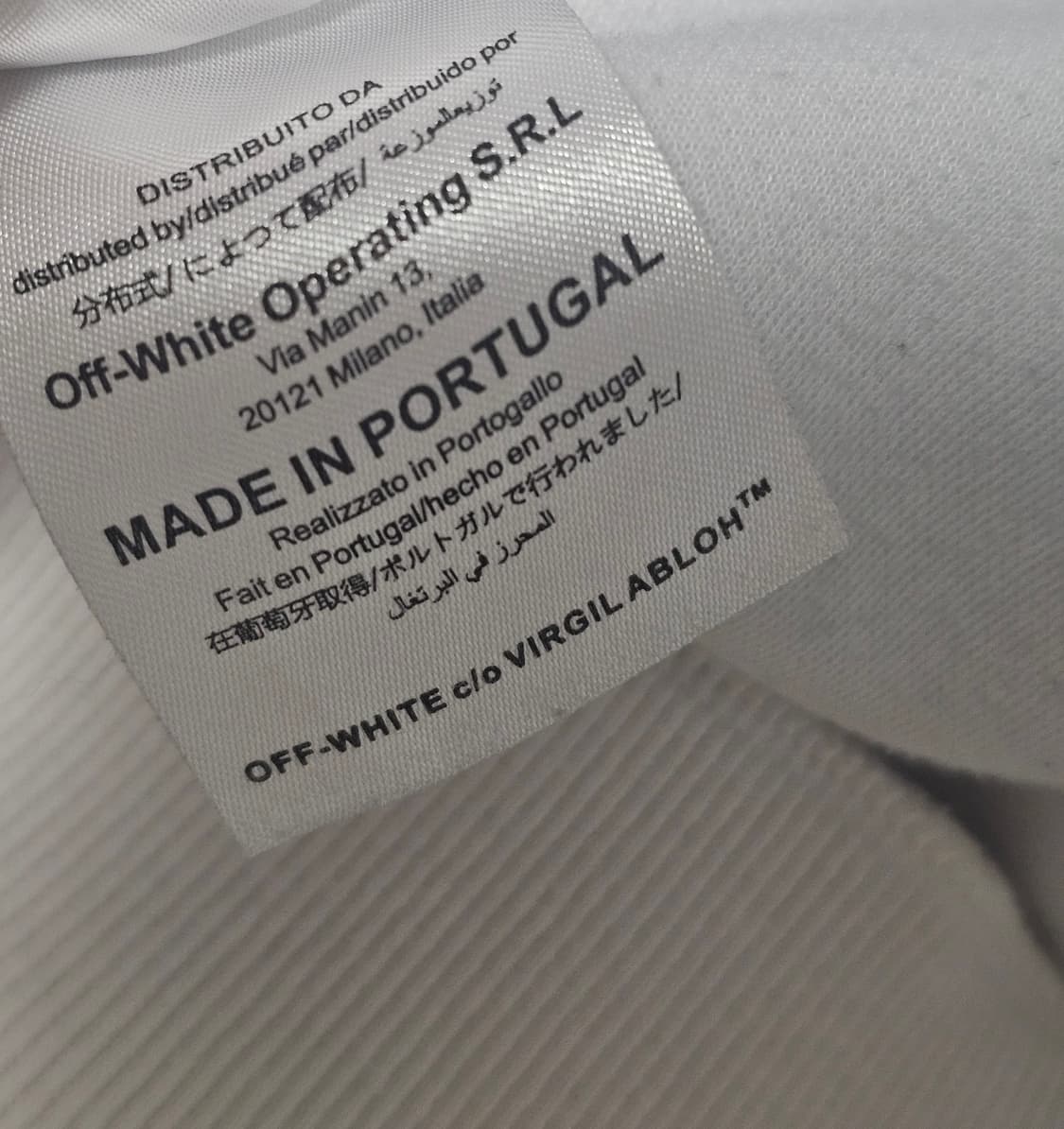 오프화이트 맨투맨 상품이미지2