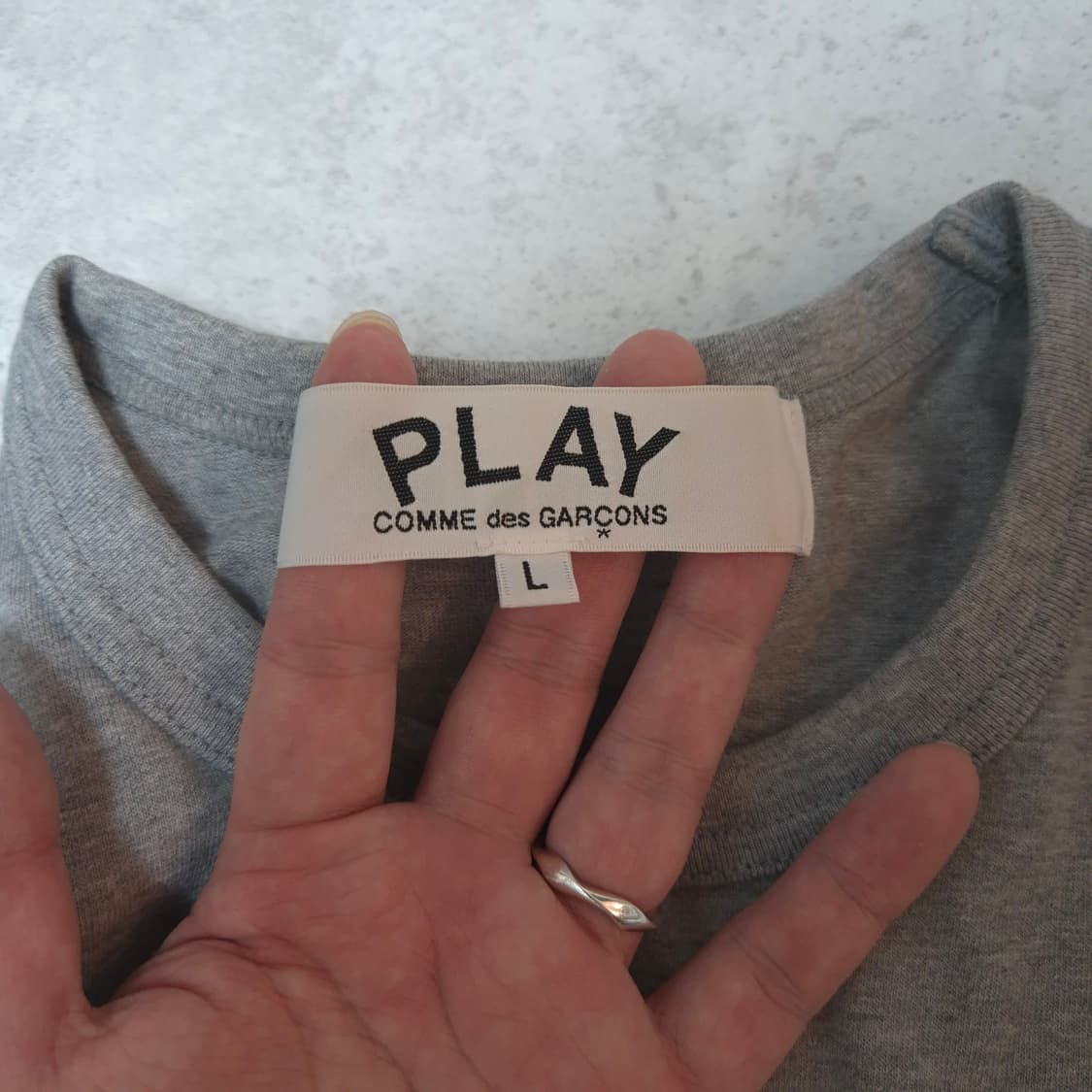 꼼데가르송 플레이 하트 반팔티 그레이 L 상품이미지4