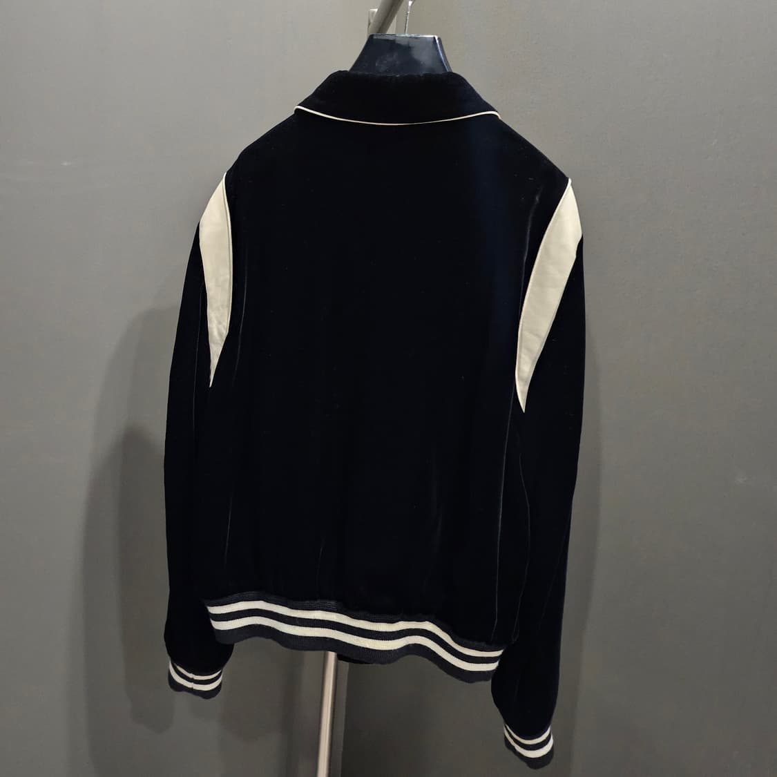 셀린느 이동휘 테디 벨벳 가죽트리밍 바시티 자켓 상품이미지4