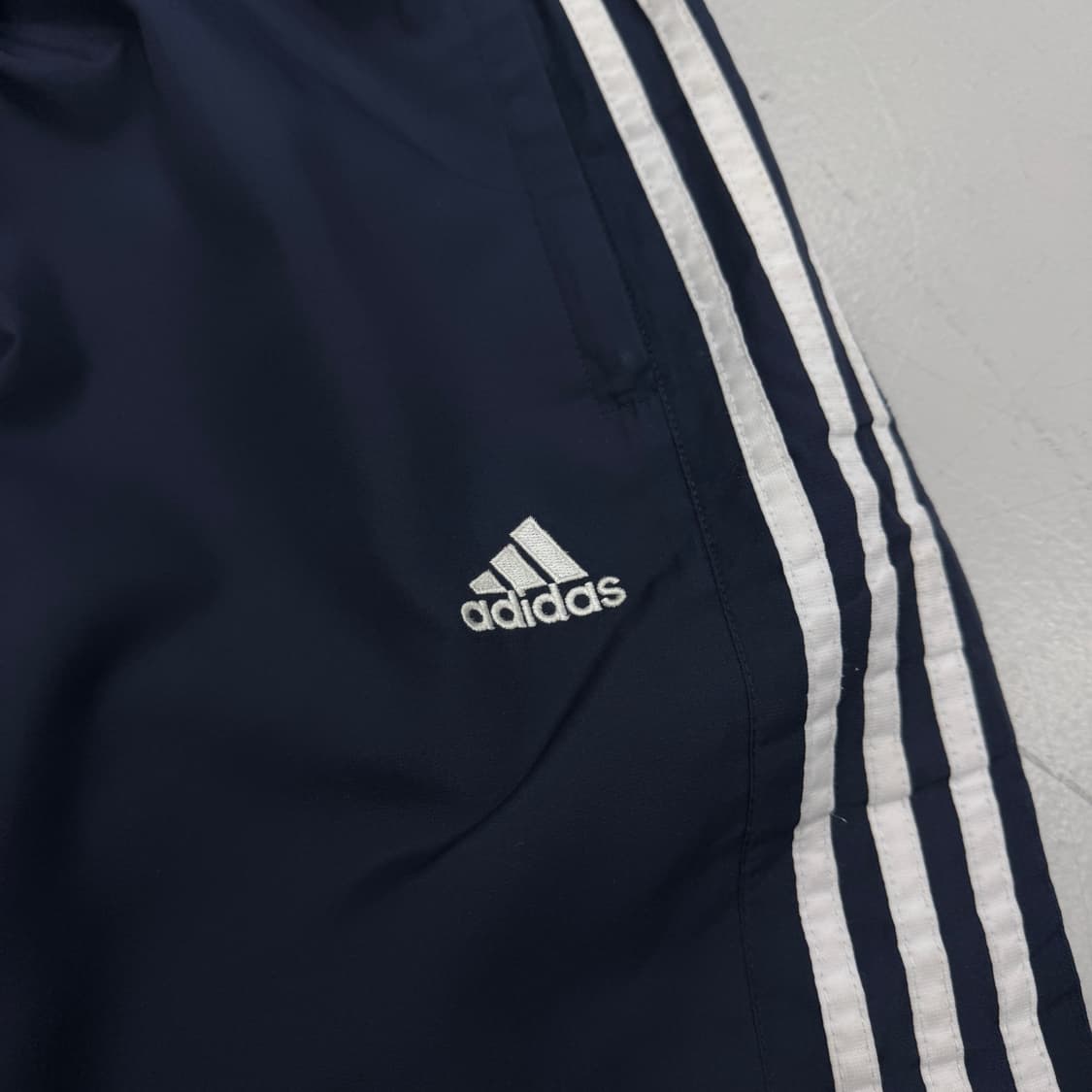 아디다스 00s 삼선 올드스쿨 와이드 바람막이 트랙팬츠 상품이미지3