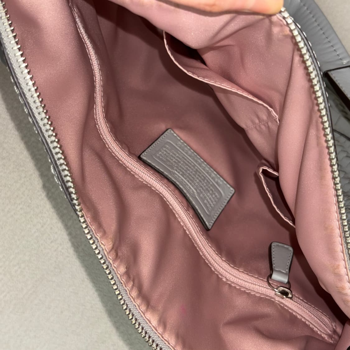 Coach poshmark 코치 Y2k 가방 그레이 핑크 안감 상품이미지4