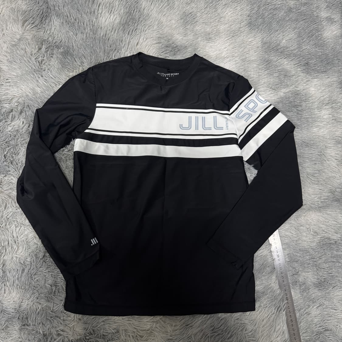 질스튜어트 박서준래쉬가드  95사이즈 거의새것 상품이미지1