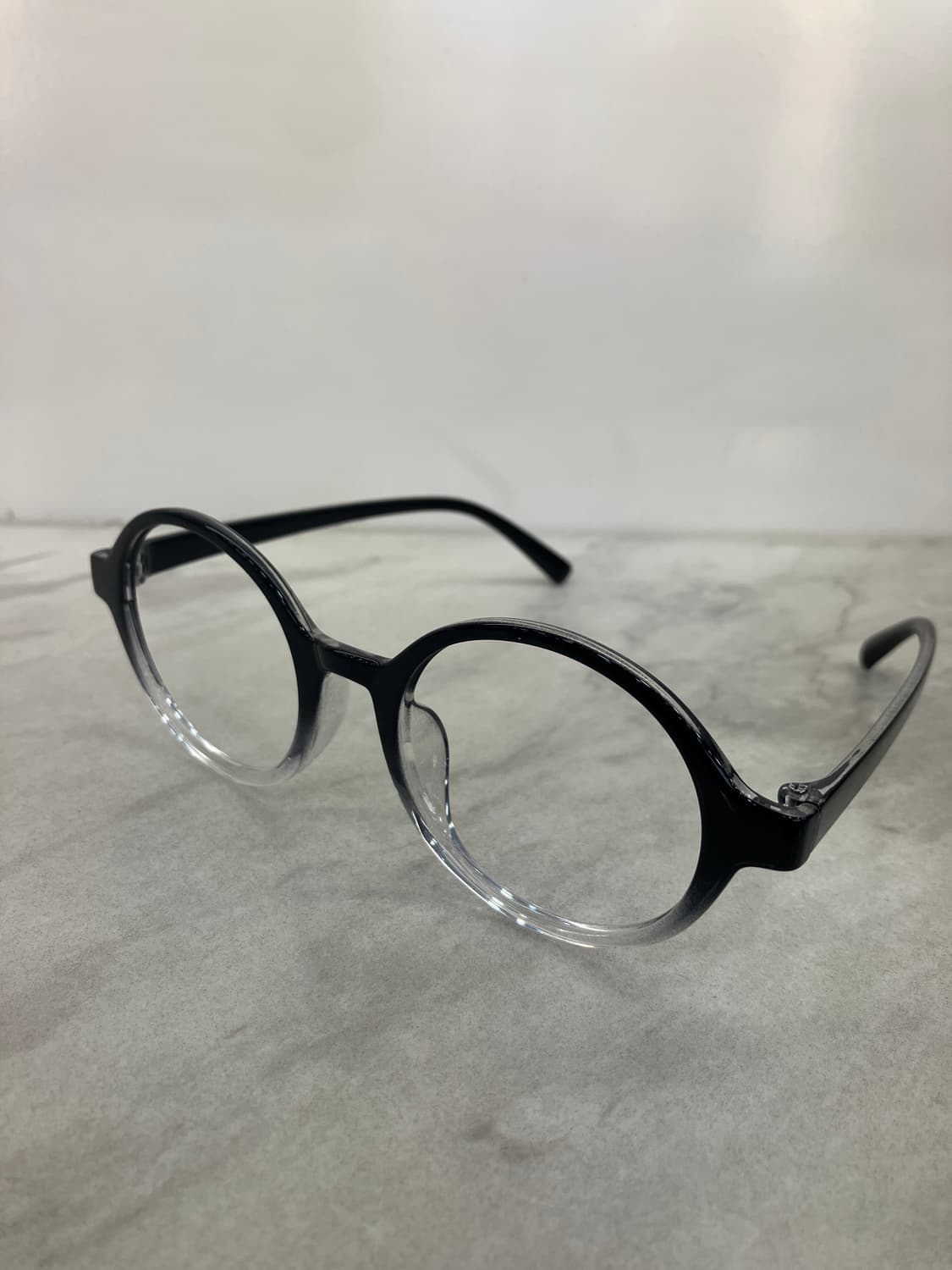 오앤씨 ONC 블랙클리어 반무테 쉐입 라운드 뿔테 안경 상품이미지9