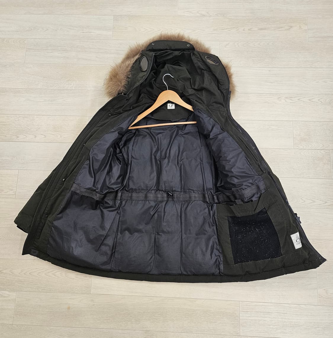 Cp컴퍼니 고글 패딩 다크 그린 100 상품이미지3