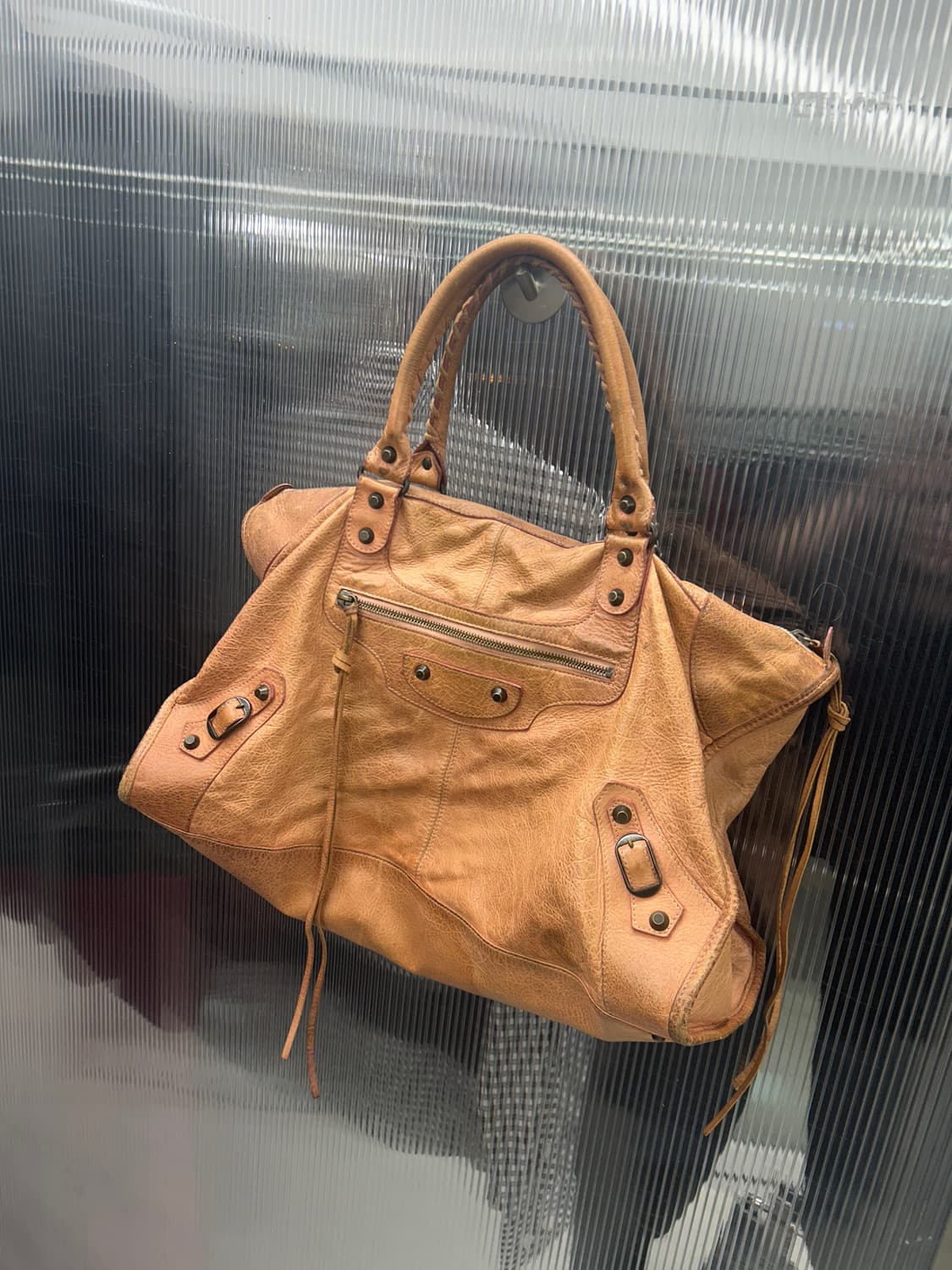 발렌시아가 모터백 미듐 상품이미지1