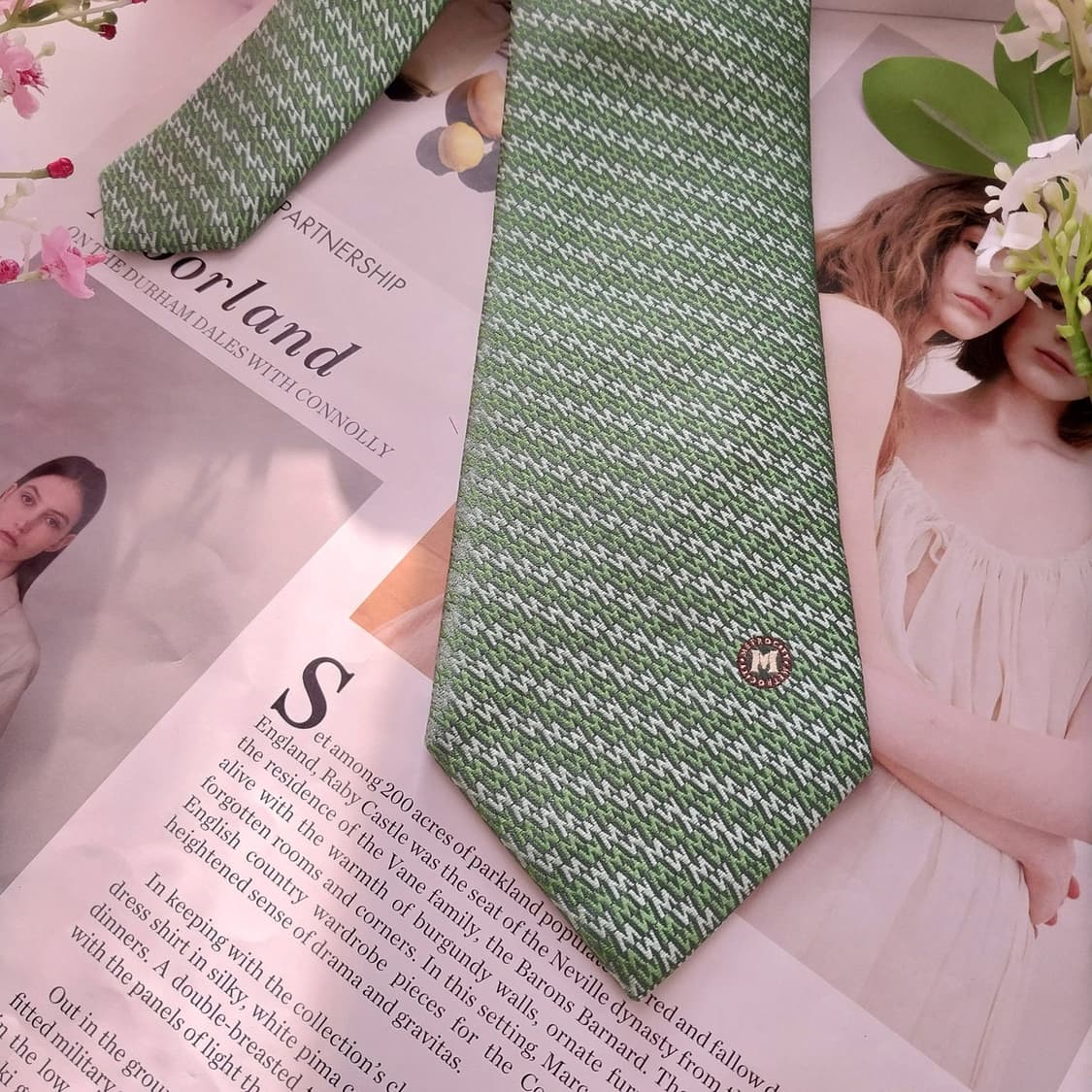 메트로시티 실크 그린 패턴 로고 넥타이 8.8cm A+등급 K1720
 상품이미지4