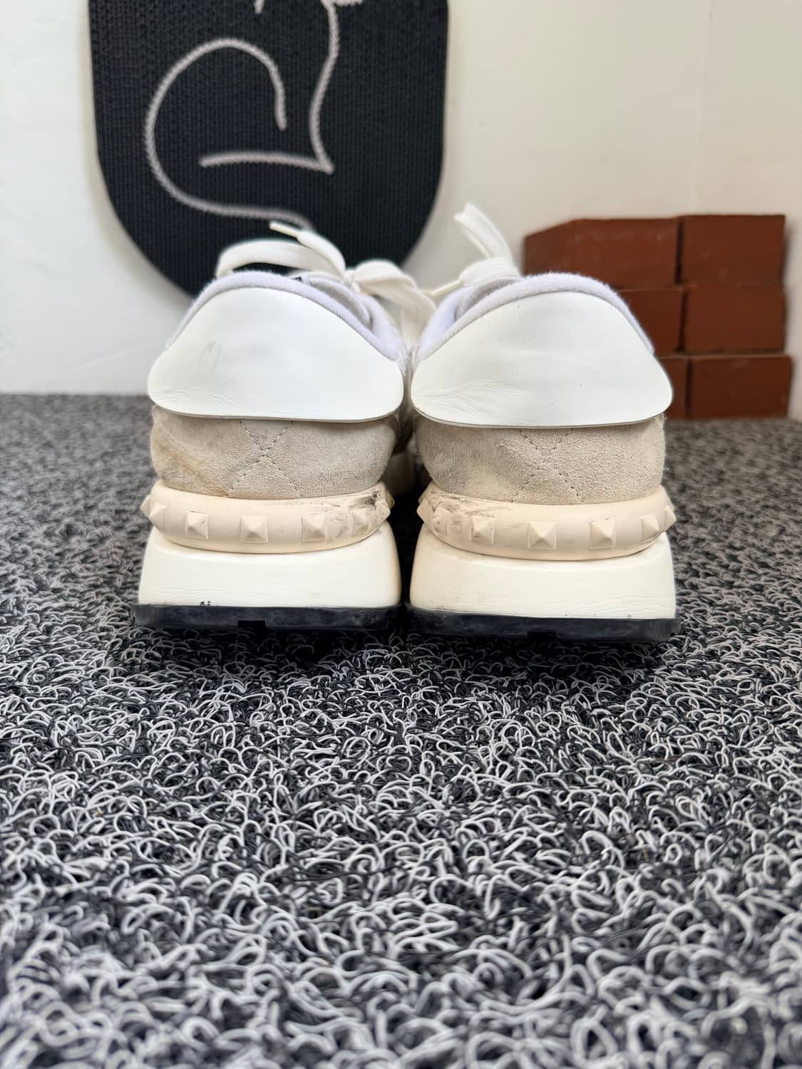 발렌티노 가라바니 가브리엘 레이스 로우탑 스니커즈 상품이미지4