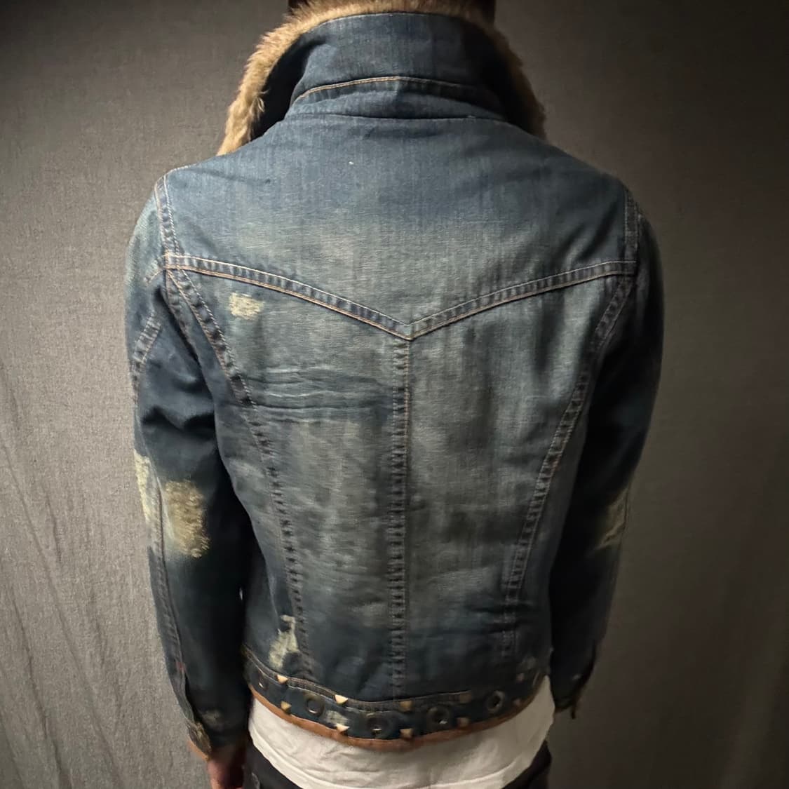 하이넥 퍼 스터드 데미지 청자켓 상품이미지6