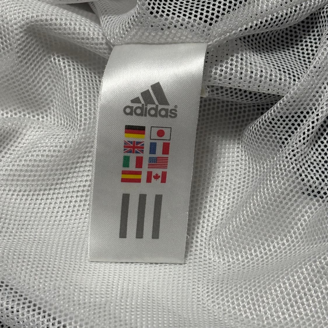 105 아디다스 올드스쿨 화이트 네이비 배색 바람막이 상품이미지5