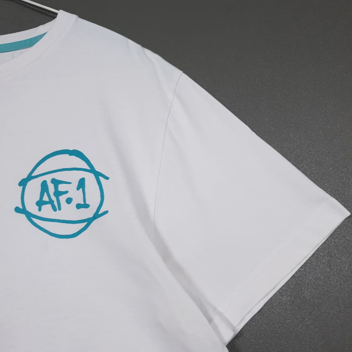 XL (105) 나이키 NSW 에어포스원 빅로고 라운드 코튼 반팔티 상품이미지4