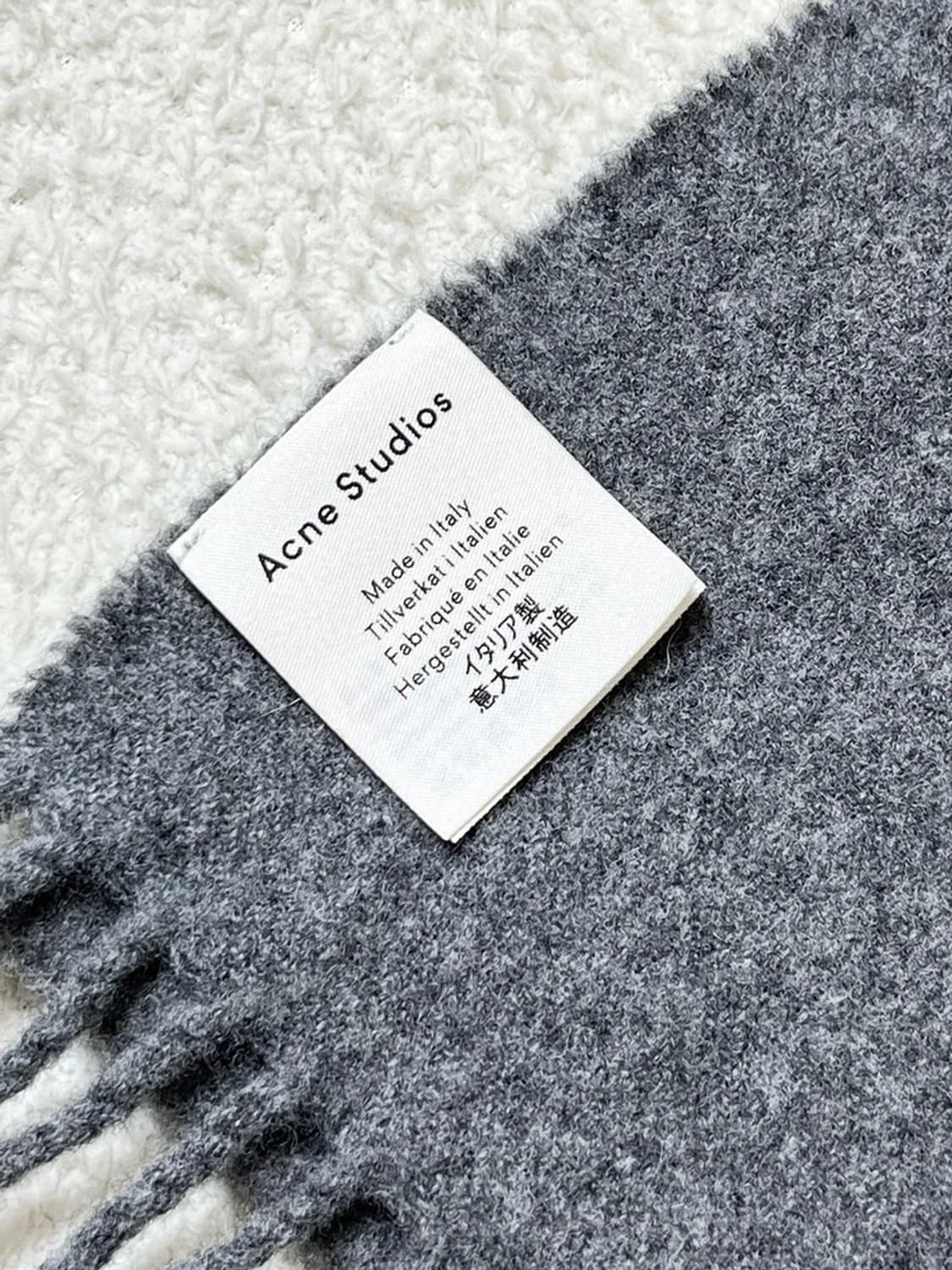 아크네스튜디오 100% 울 대형 목도리 Q1276 상품이미지4