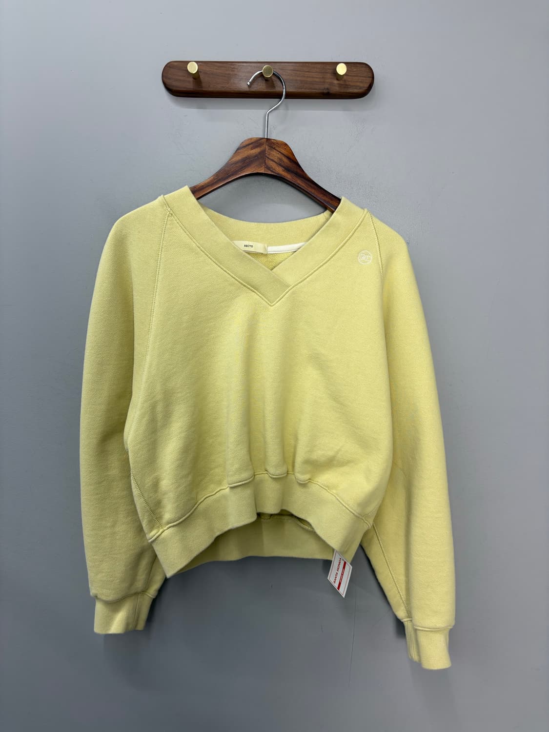 렉토 시그니처로고 브이넥 스웨트셔츠 A3034 상품이미지2