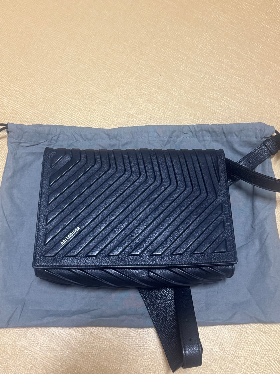 발렌시아가 카 플랩백 상품이미지3