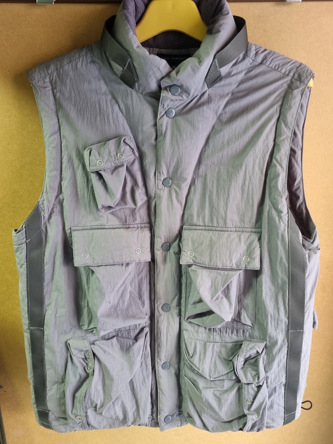 A blue GARMENTS 남성 패딩조끼  상품이미지1