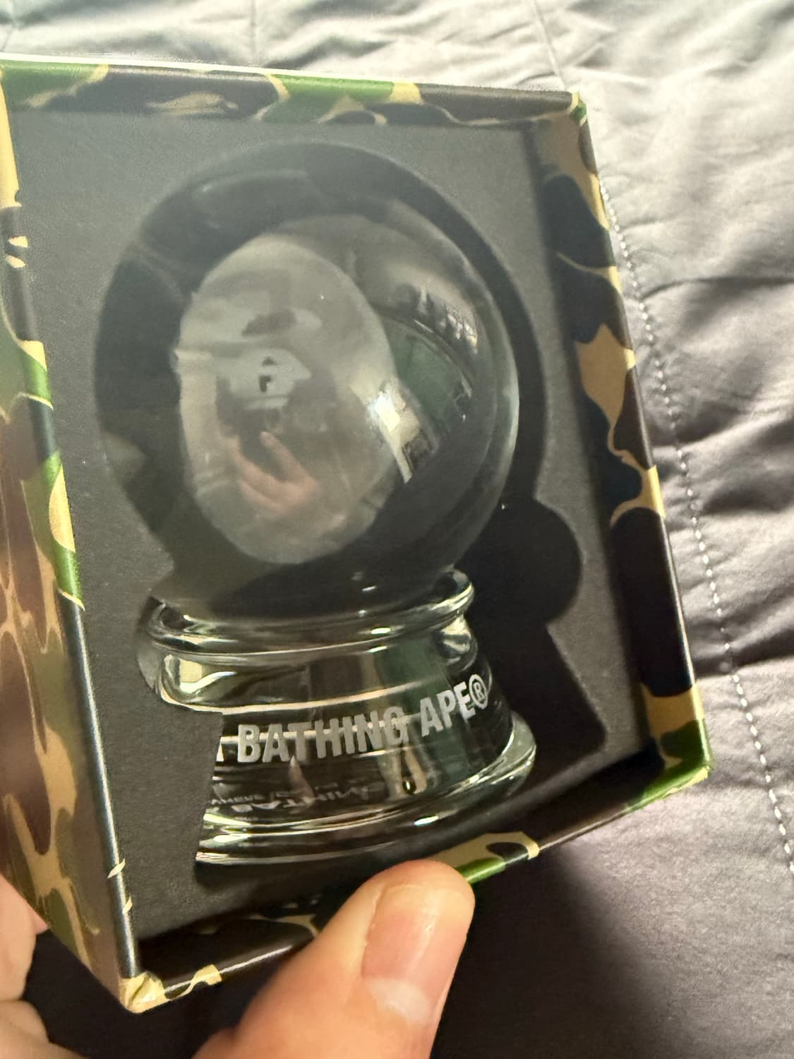 (새상품) 베이프 유리 장식 글로브 판매합니다. 상품이미지1