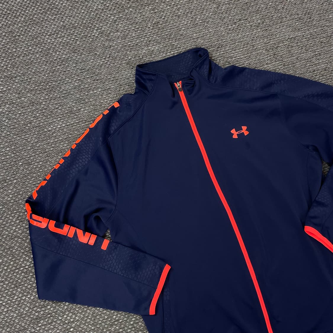 언더아머 네이비 형광프린팅 트랙탑 져지 상품이미지3