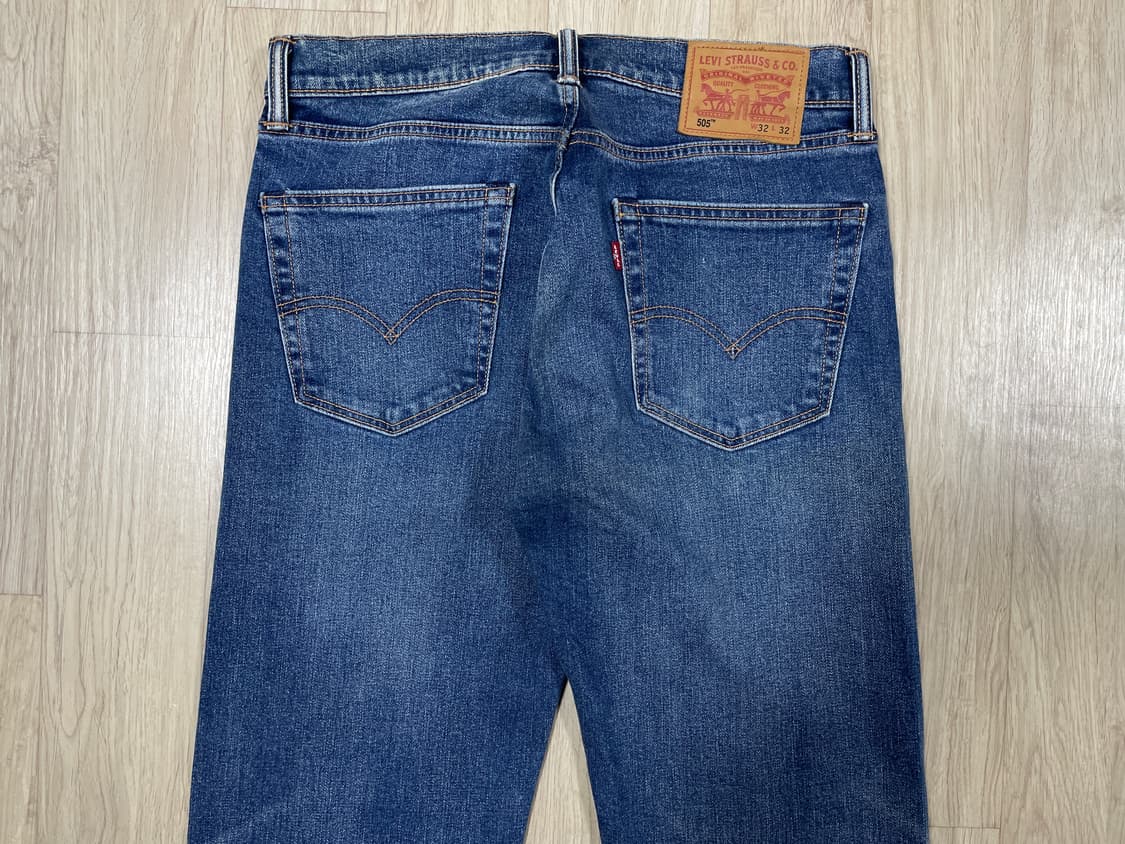 32) 리바이스 매장판 505 일자핏 중청워싱 데님팬츠 상품이미지7