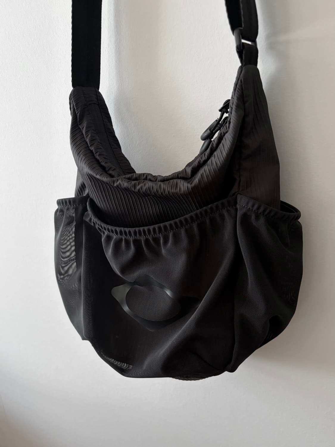 미스치프 메쉬 포켓 크로스백 상품이미지5