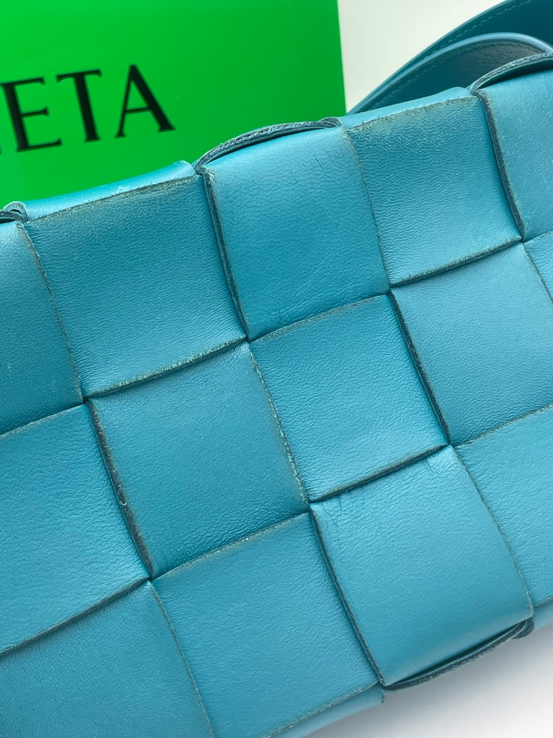 [ 정품 ] 보테가베네타 램스킨 카세트백 크로스백 블루그린 상품이미지7