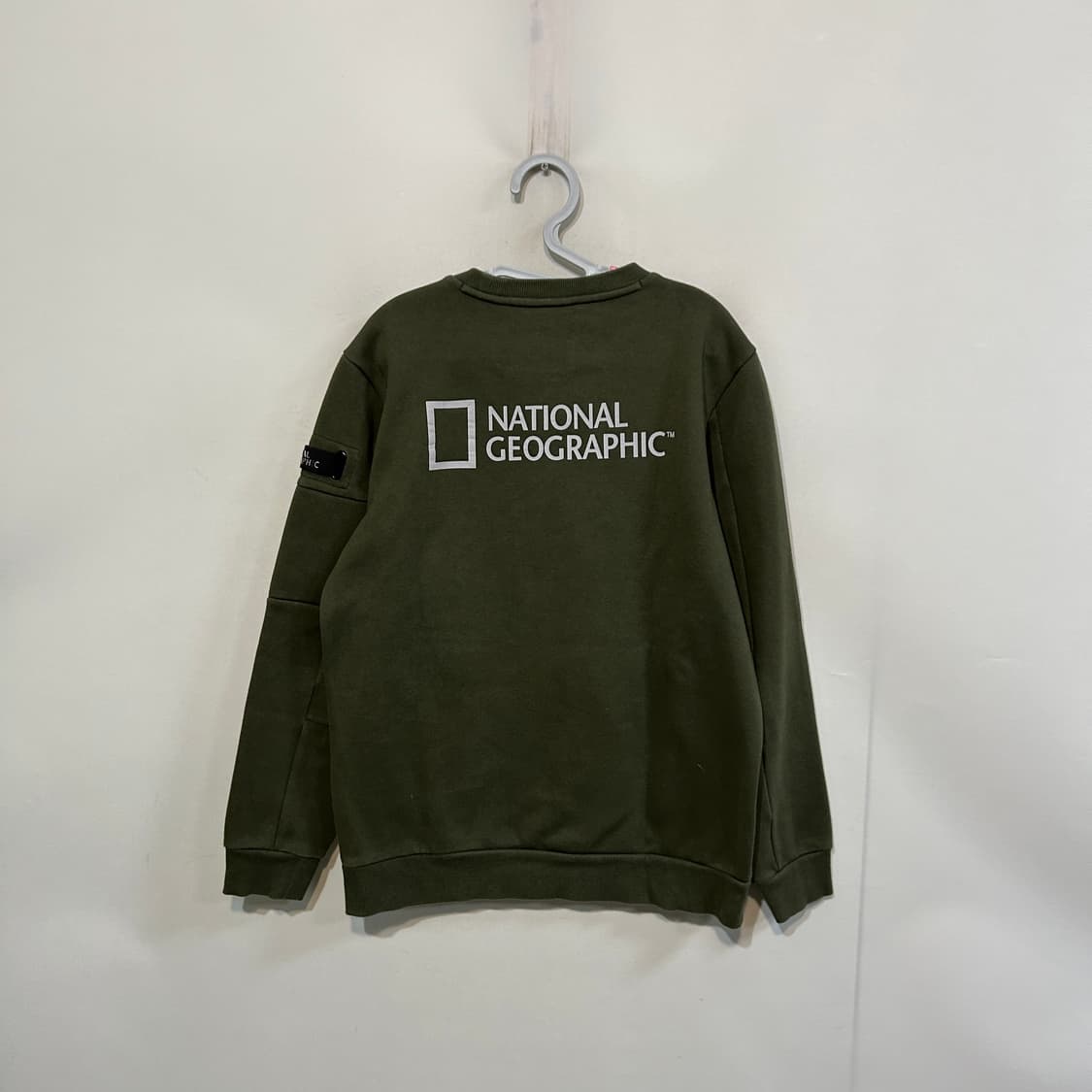 내셔널지오그래픽 남성 카키색 기모 맨투맨 100 상품이미지3