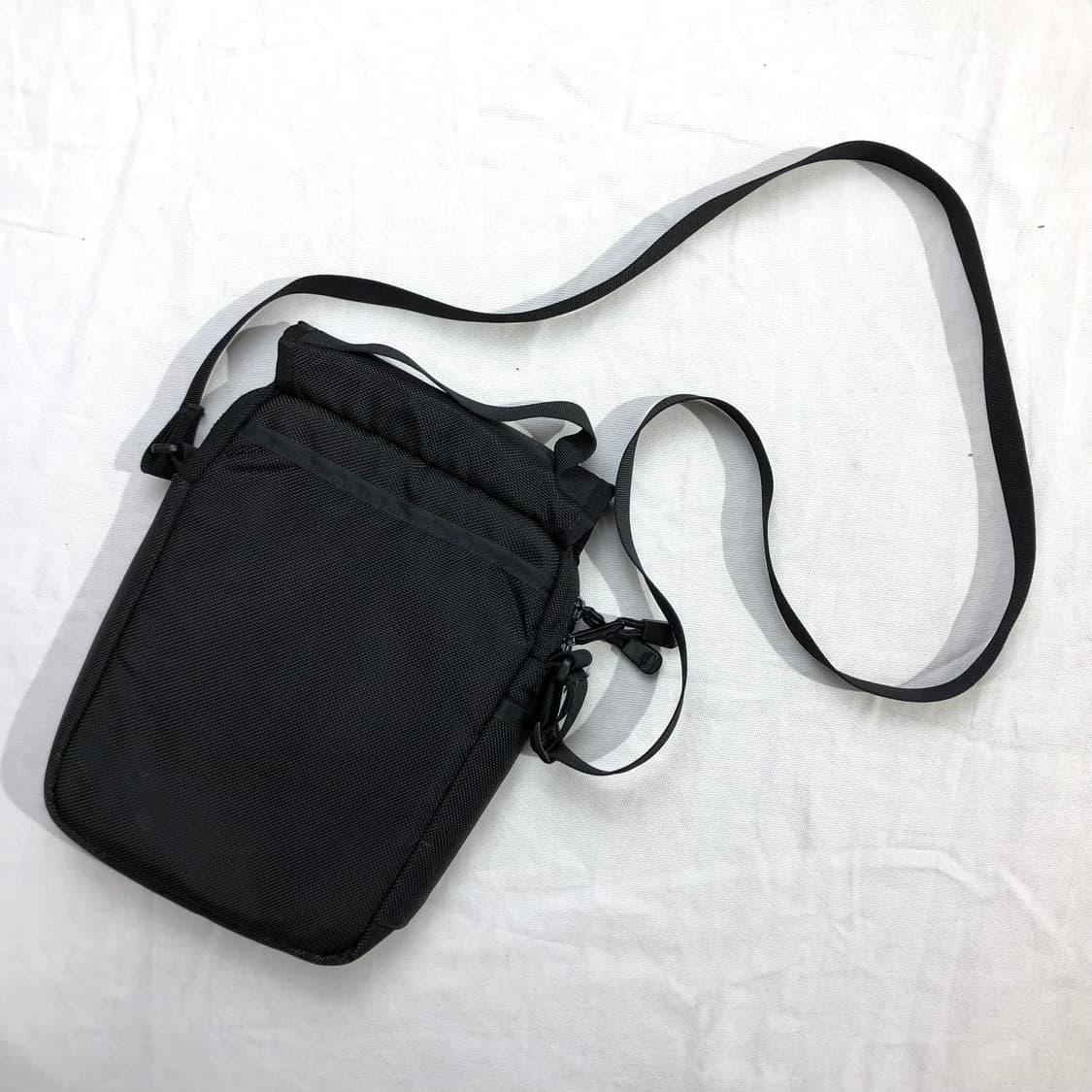 노스페이스 블랙 미니 숄더백 상품이미지2