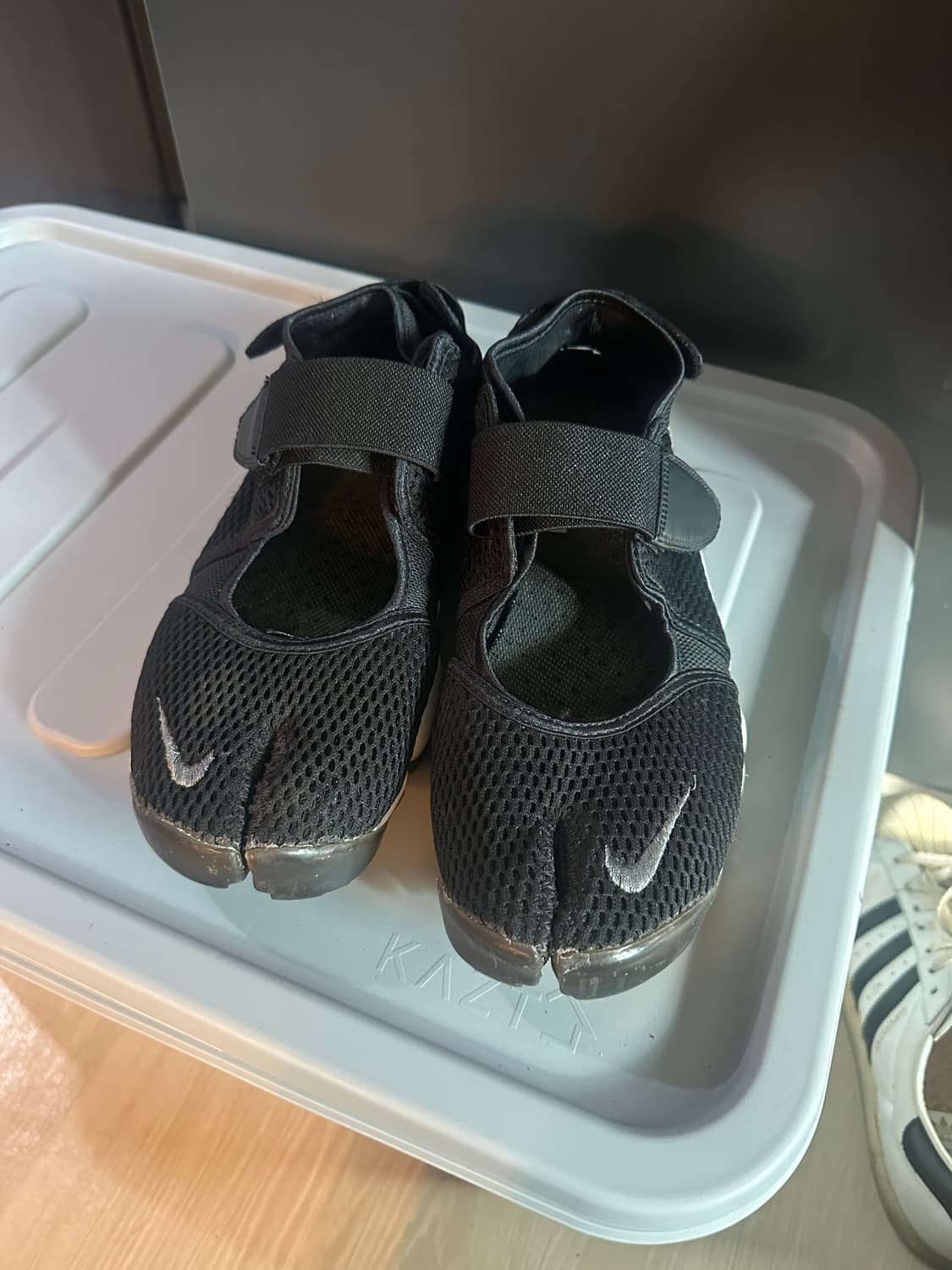 나이키 에어리프트 검흰  상품이미지1