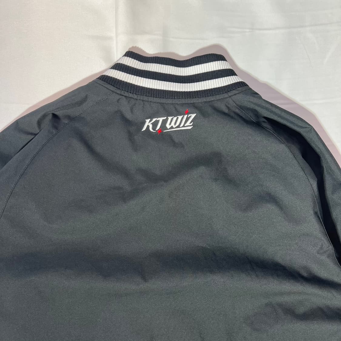 [L/100]뉴발란스 KT WIZ 점퍼 상품이미지7