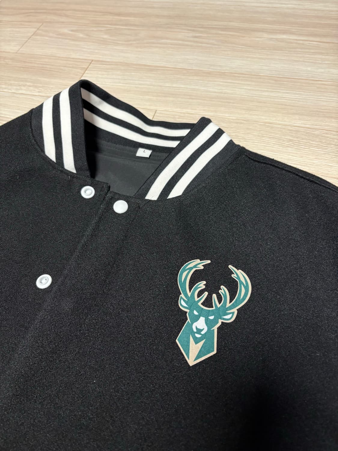 [L/OEM] 밀워키 벅스 바시티 자켓 상품이미지3