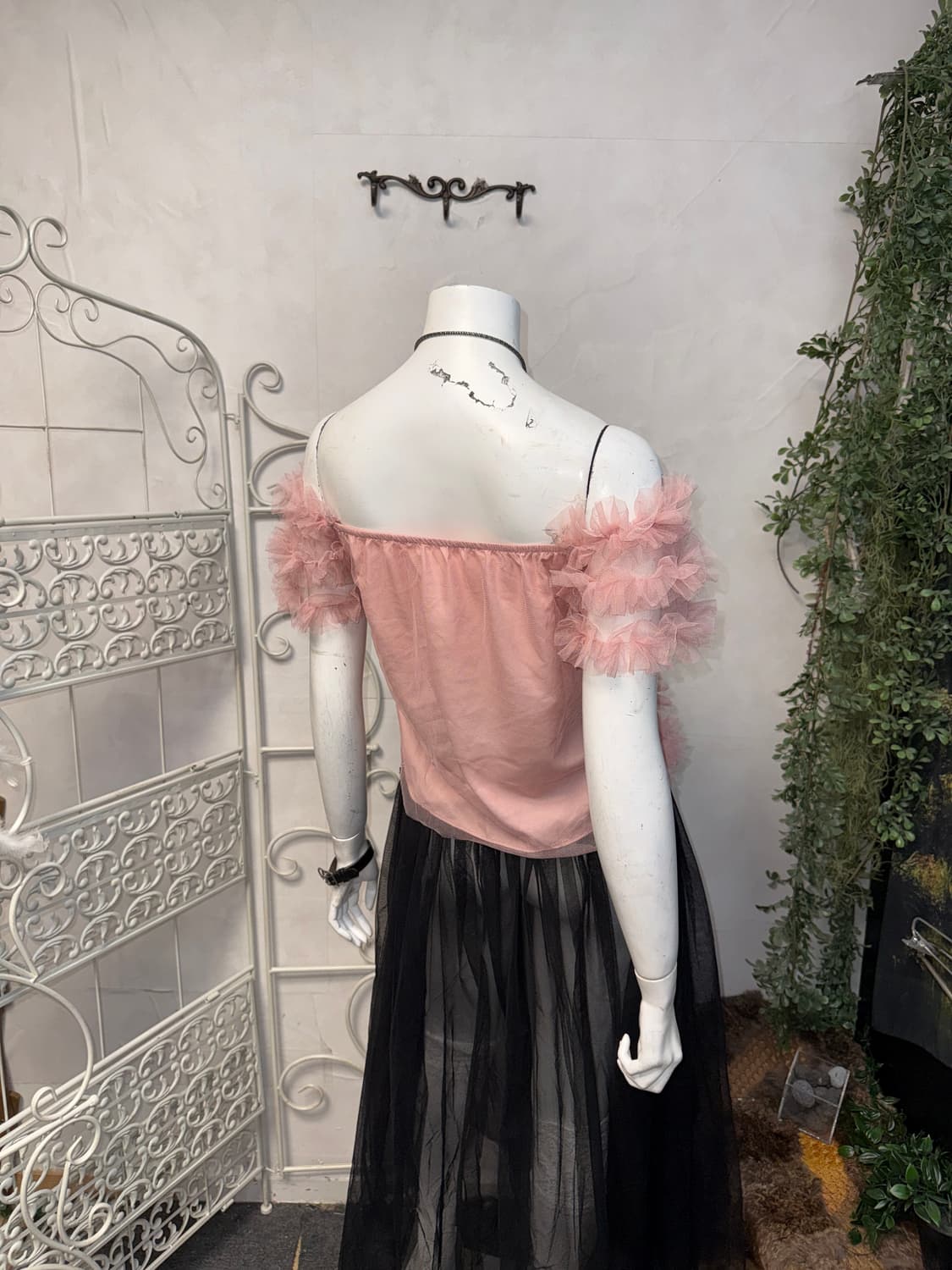Baby pink mesh ruffle off shoulder bl 상품이미지3
