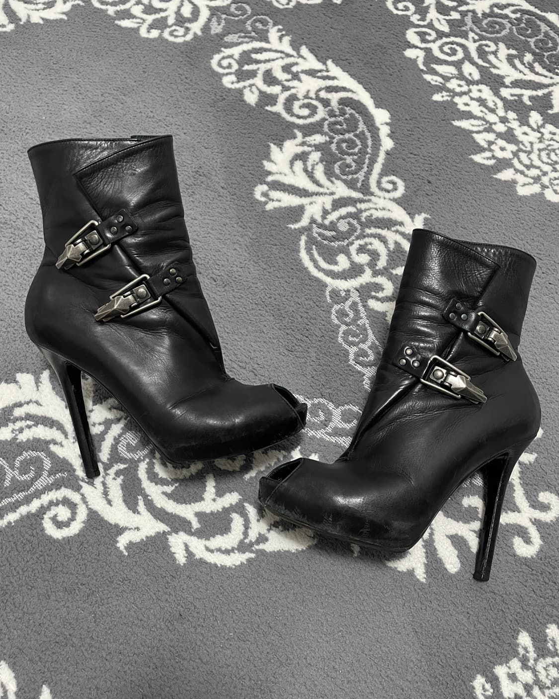Alexander MQ Peep-Toe Leather Boots 상품이미지1