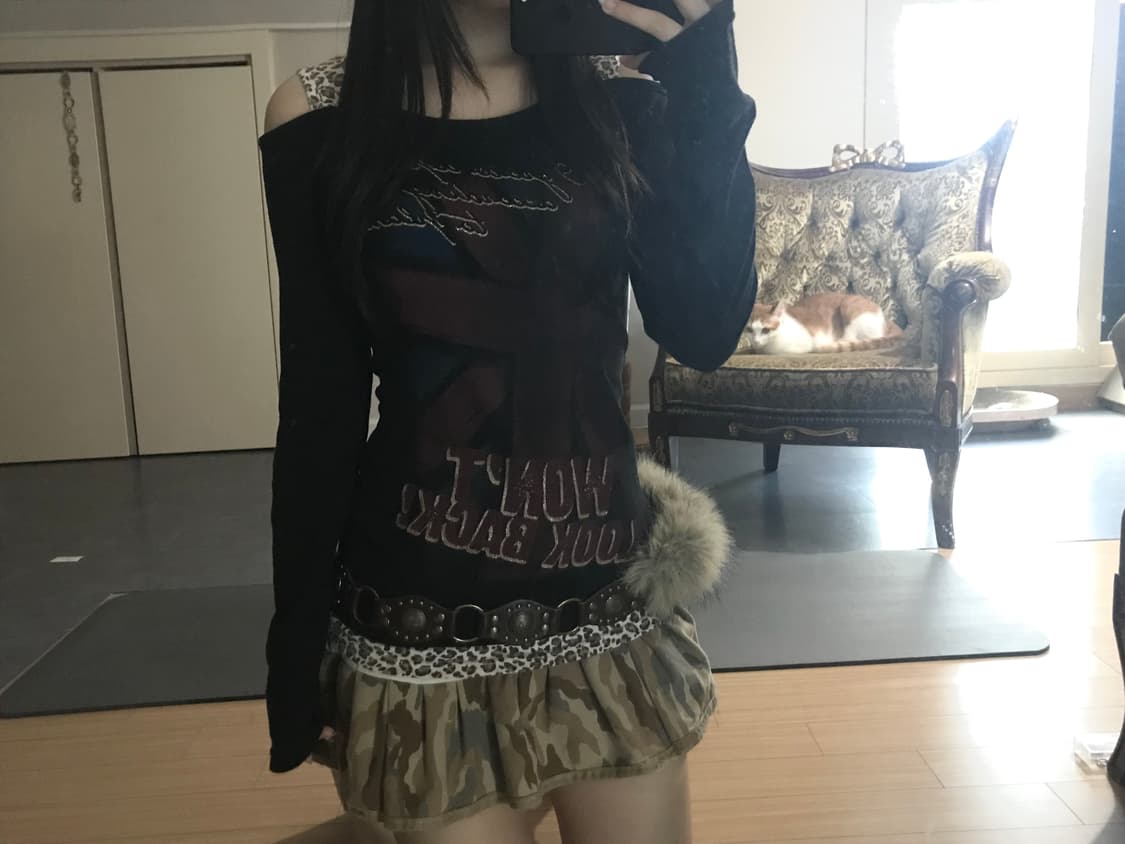 Leopard Strap Off-Shoulder Top 상품이미지1